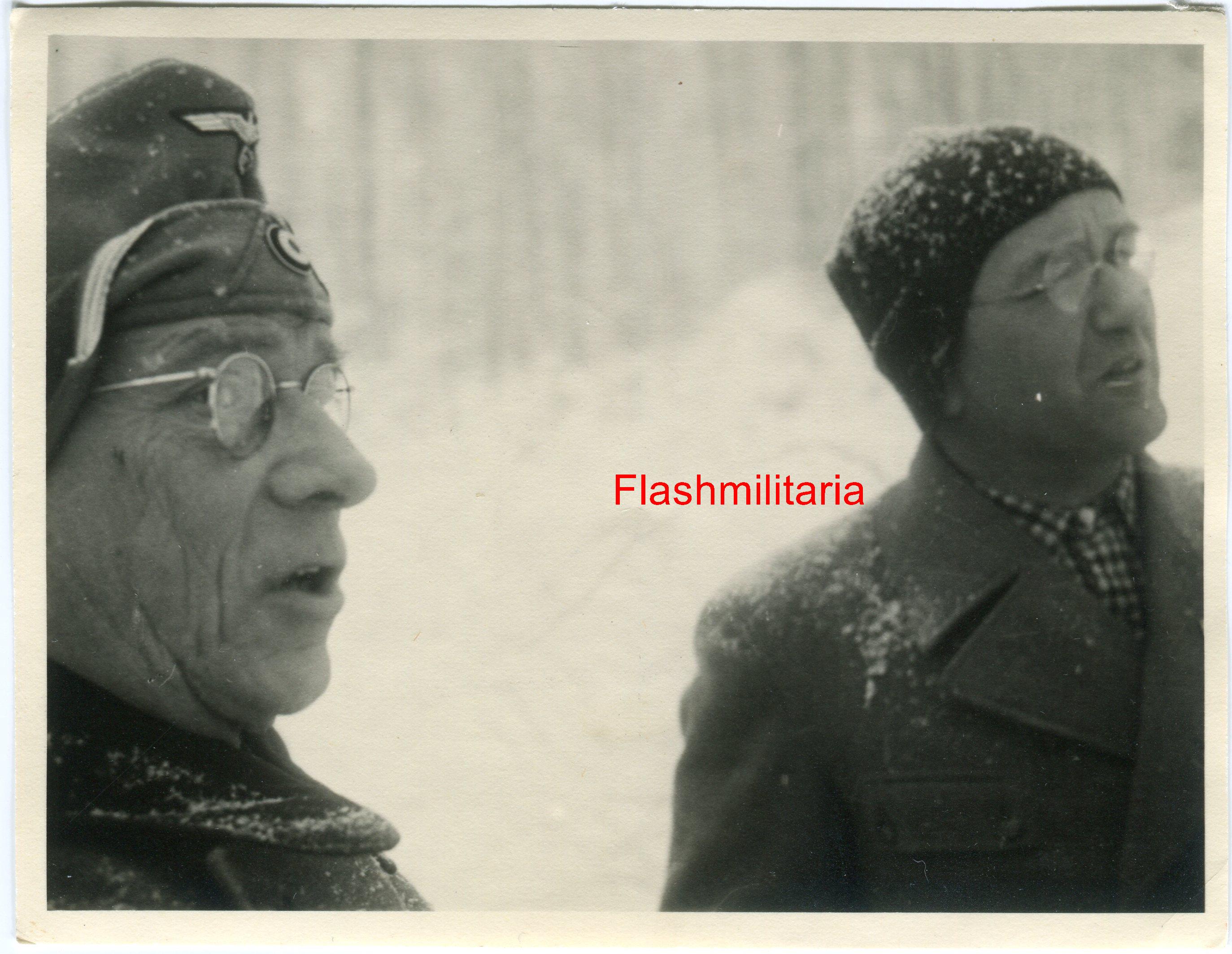 militaria : 2 photos allemandes -- Soldats dans la forêt en hiver